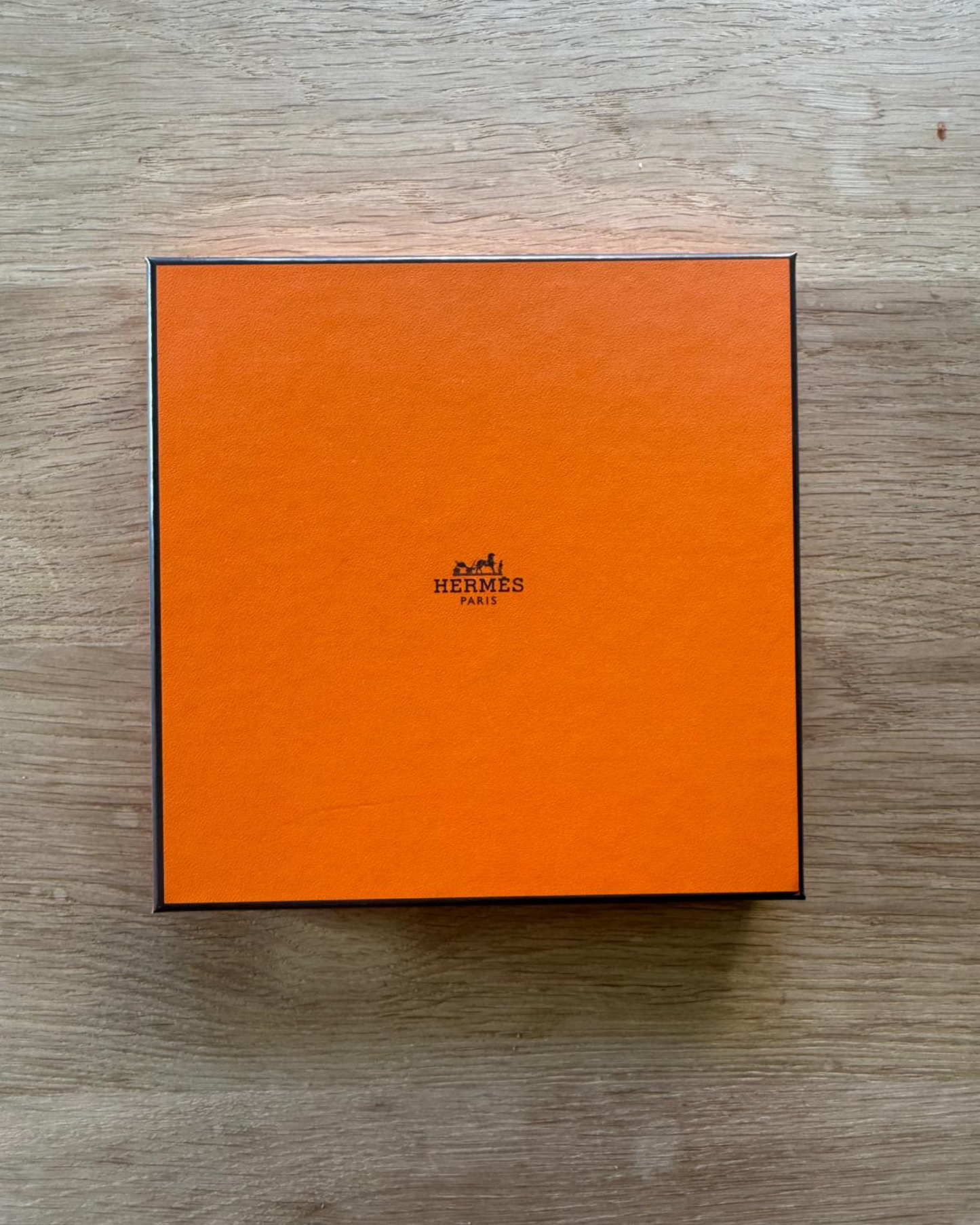 HERMES - CARRE 70 MADAME MONSIEUR 100% SOIE