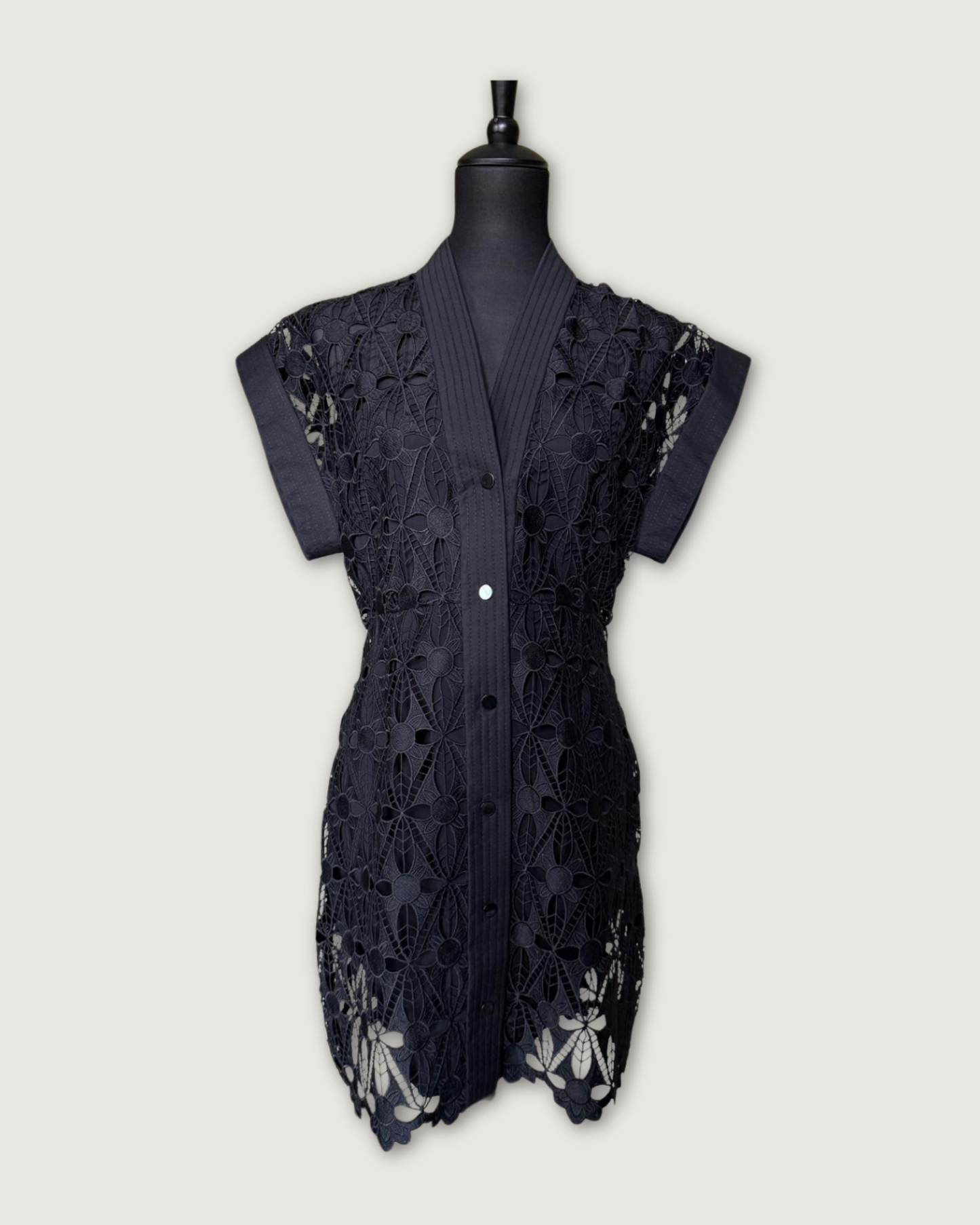 SANDRO - ROBE NOIRE BRODEE T.38