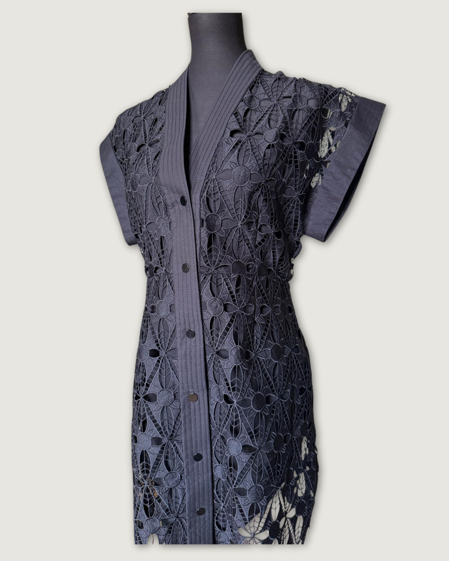 SANDRO - ROBE NOIRE BRODEE T.38