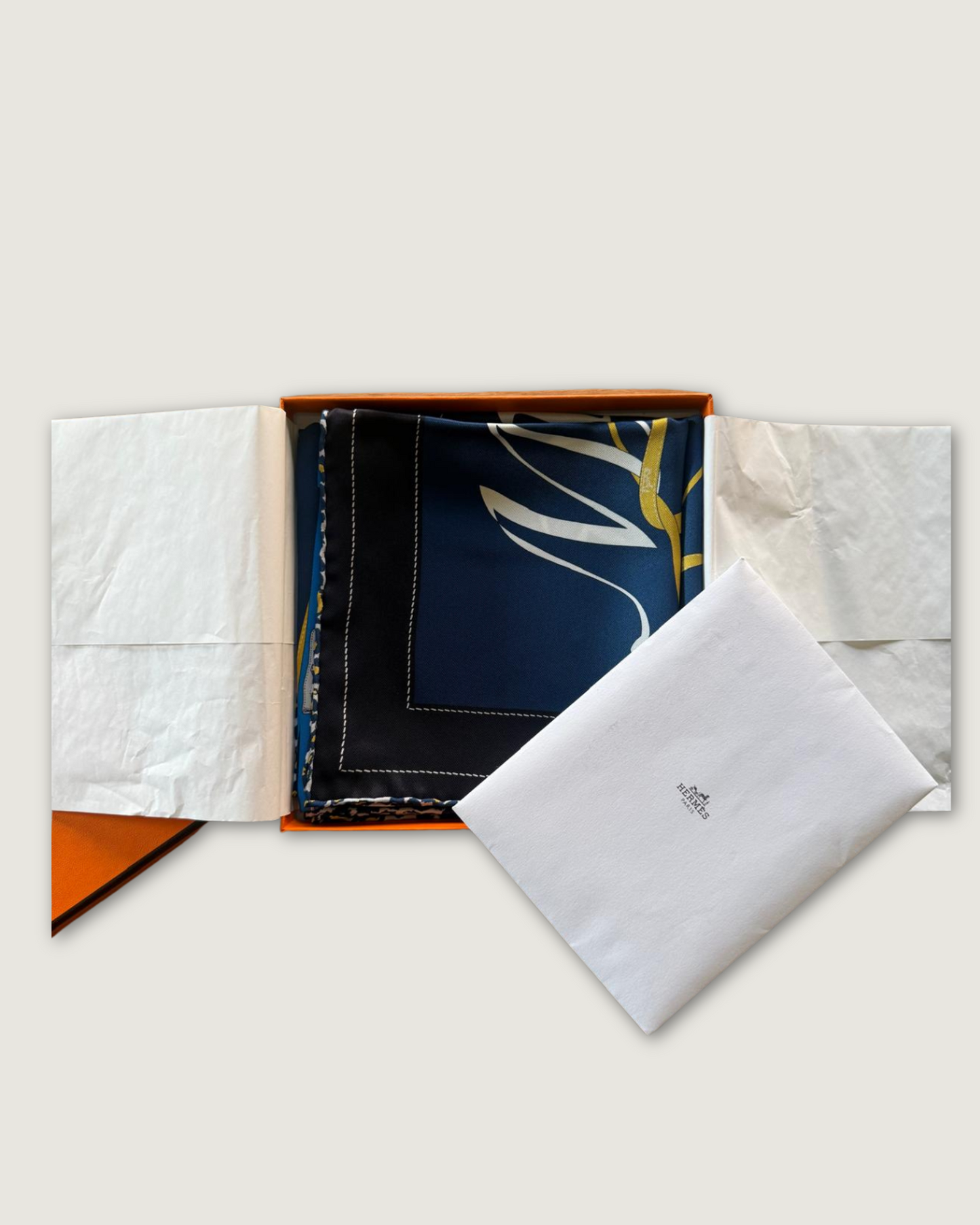 HERMES - CARRE 70 MADAME MONSIEUR 100% SOIE