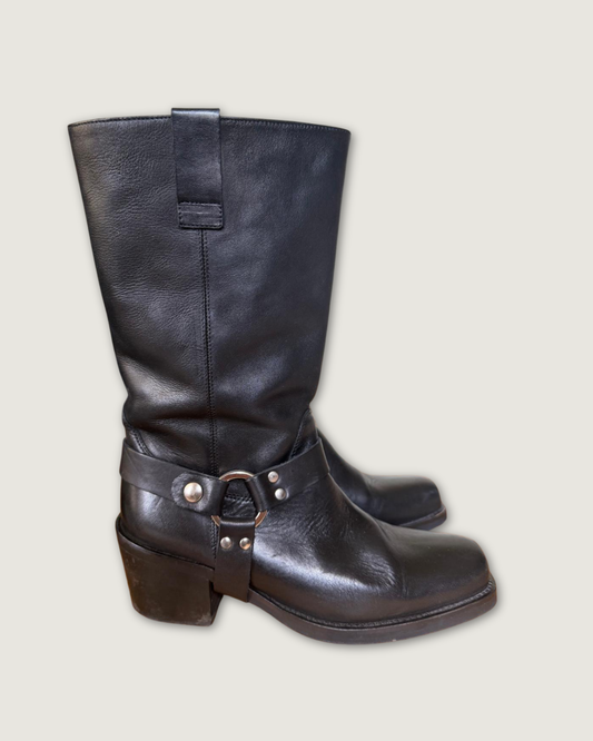 JONAK - BOTTES BUFFALO NOIRES P.39