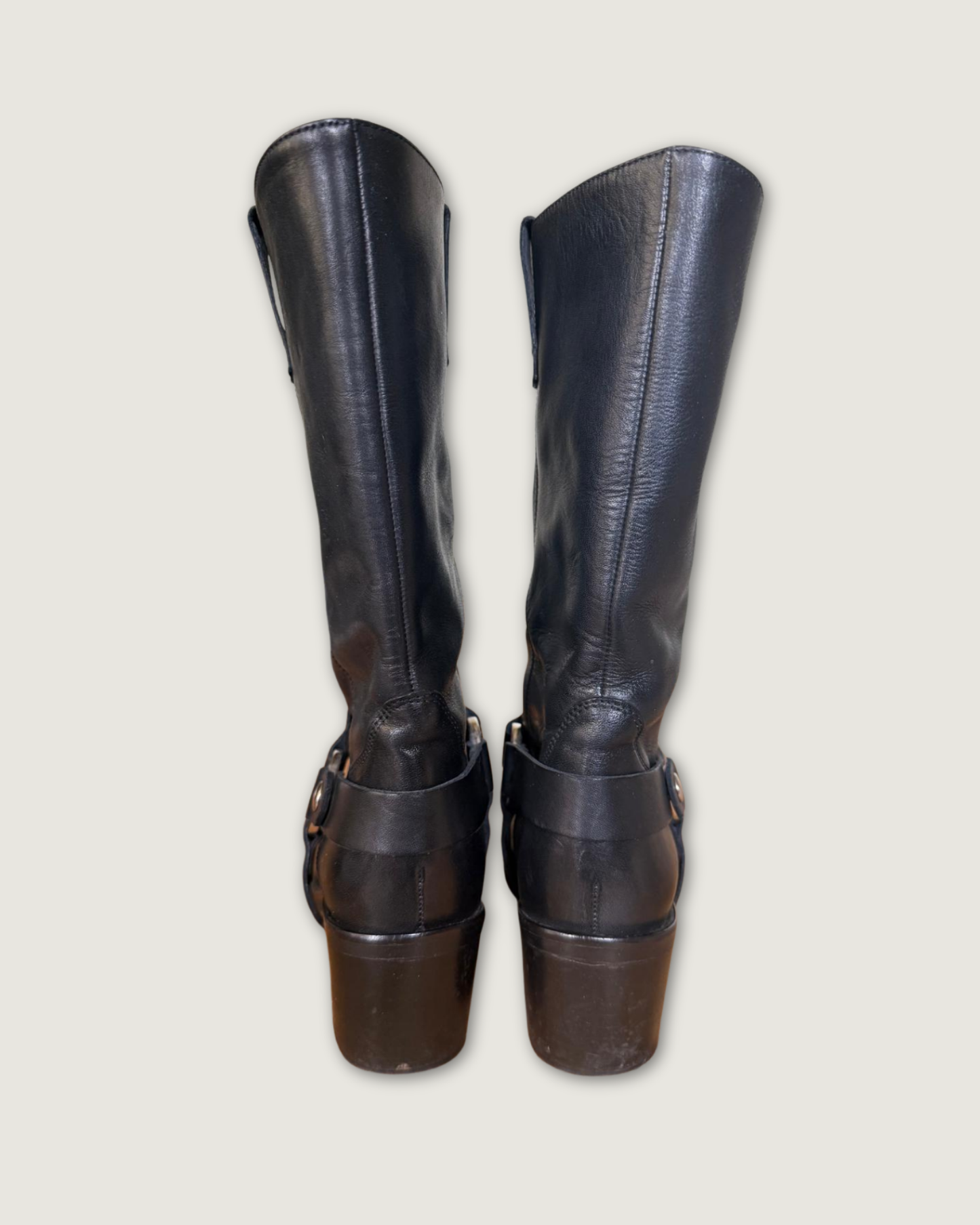 JONAK - BOTTES BUFFALO NOIRES P.39