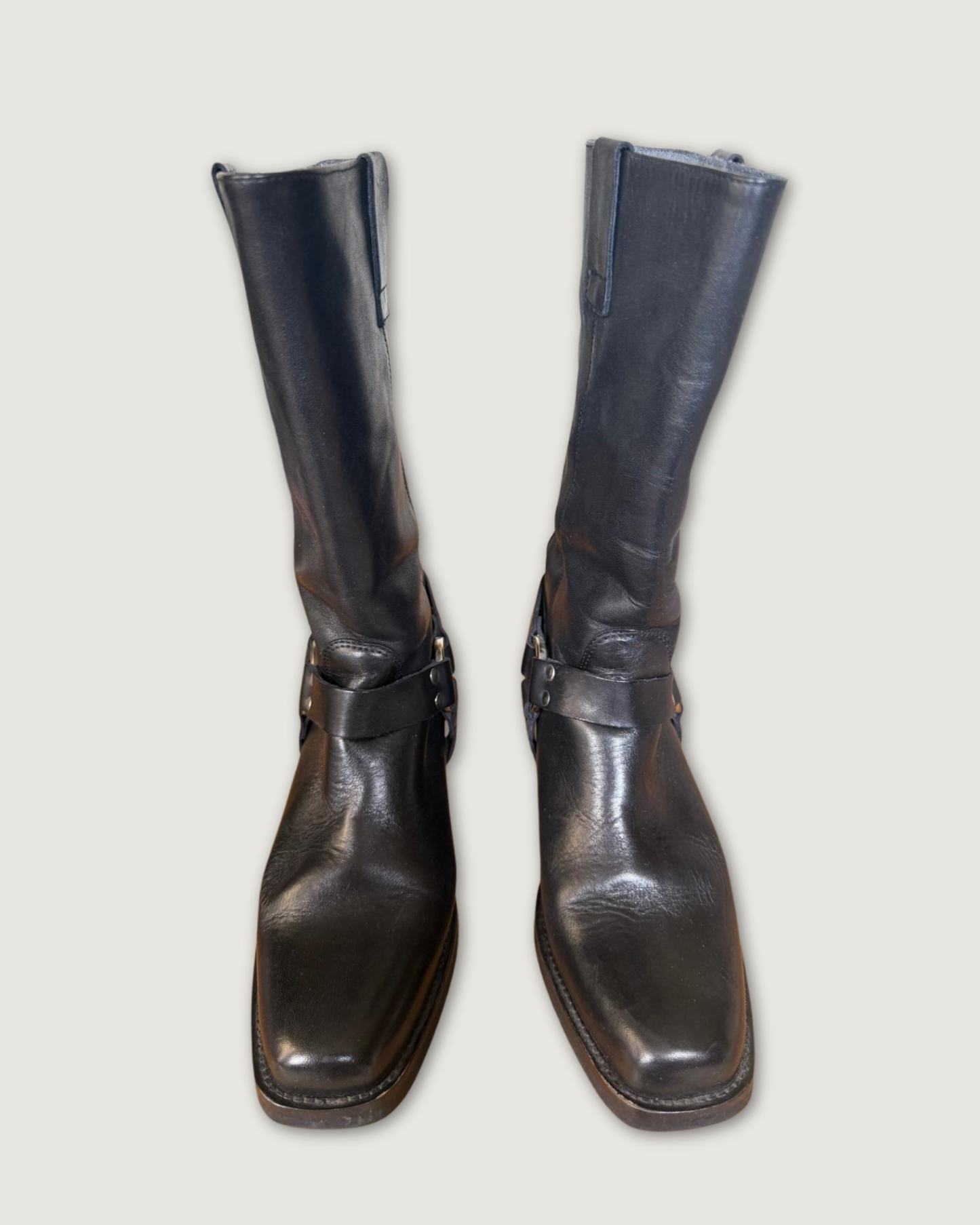 JONAK - BOTTES BUFFALO NOIRES P.39